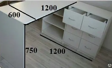 фото Маникюрный стол с тумбами