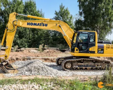 фото Экскаватор гусеничный Komatsu 210