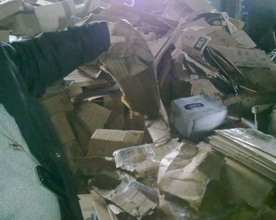 фото Вывезем картонные коробки из торговых помещений от 700кг.