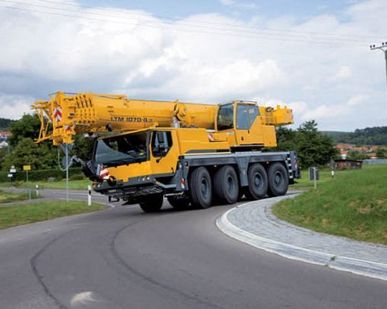 фото Аренда крана 70 тонн LIEBHERR