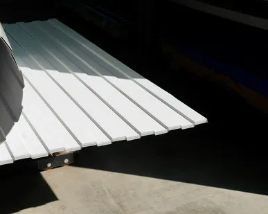 фото Профлист С-8 / белый / 0.45 мм. - RAL 9003 / Сигнальный белый - Глянцевая - с ЛКП - Первый - С-8 - Стандартные - Розница