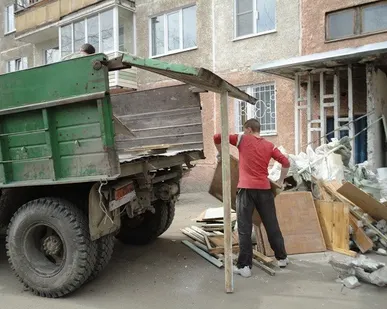 фото Вывозим мусор после ремонта, демонтажа