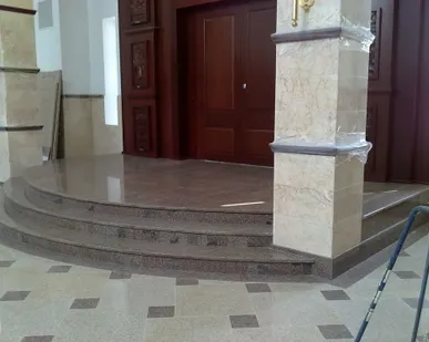 фото Гранитные колонны