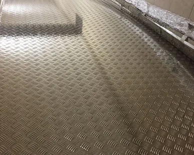 фото Лист стальной с квинтетным рифлением 2x1000x2000 мм Ст3 ГОСТ 8568-77