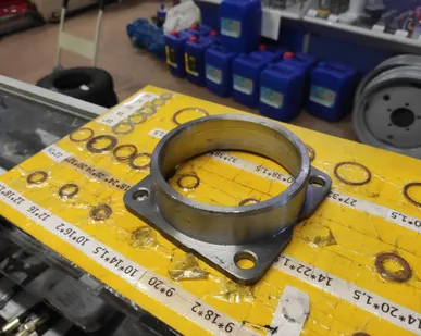 фото Корпус МТЗ уплотнения гильзы шкворня переднего моста 52-2308101