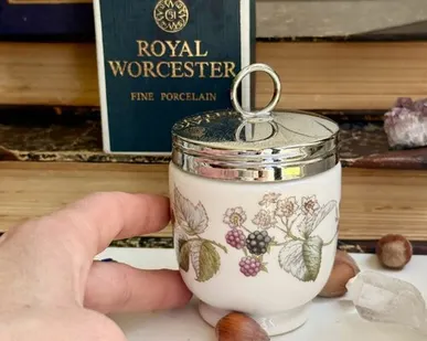 фото Кодлер на 2 яйца Royal Worchester Ежевика Англия