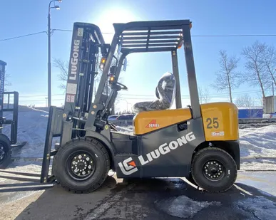 фото LiuGong CPCD25 Isuzu (2,5 тонны) Вилочный погрузчик (автопогрузчик, кара)