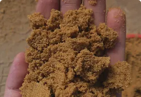 Фото №0 Песок карьерный в мешках самовывозом или с доставкой в Воронеже