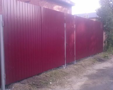фото Заборы из профнастила