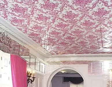 фото Оклейка потолка обоями