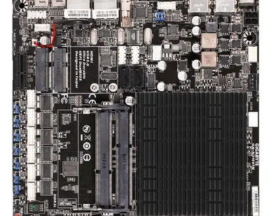 фото Материнская плата GIGABYTE