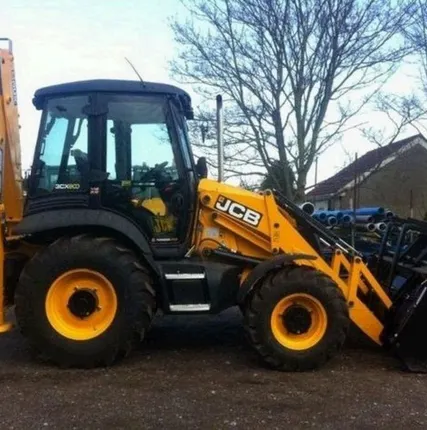 Фото №0 Аренда экскаватора-погрузчика JCB 3CX с оператором