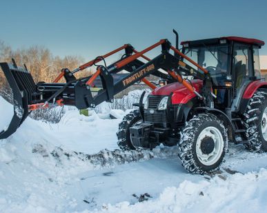 фото Трактор ЛМЗ с фронтальным погрузчиком Frontlift-800