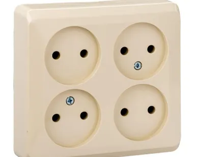 фото Розетка 4-м ОП Этюд 16А IP20 без заземл. крем. SchE PA16-205K