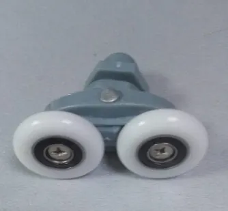 фото Ролики двойные эксцентриковые на одно отверстие (для душ.кабин)DC1011