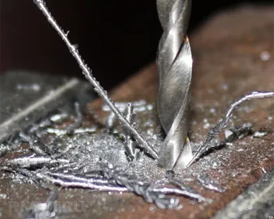 фото Сверление отверстий в металле