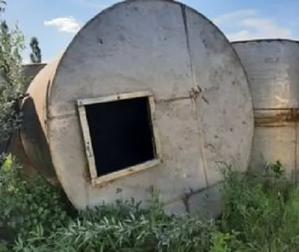 Фото №0 Емкости нержавеющие, объем -10 куб.м., вертикальные Б/У в Москве