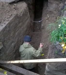 фото Рытье траншеи под газ, канализацию, фундамент, водоводы
в