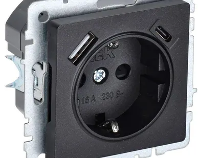 фото Розетка BRITE РЮш11-1-БрЧ 16А с USB A+C 18Вт с заземл. защ. шторки черн. IEK BR-R14-16-U22-018-K02