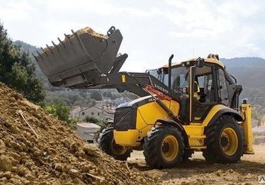 фото Аренда, услуги экскаватора-погрузчика Volvo-BL71B
