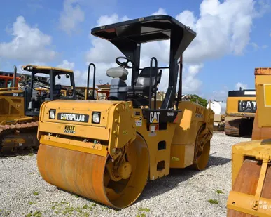 фото Каток Caterpillar CB434D 2013г.