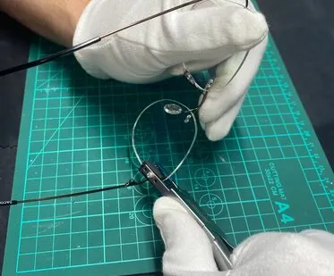 фото Установка сложных линз (RX линии, прогрессивных, офисных и т.п.) в ободковую, полуободковую оправу