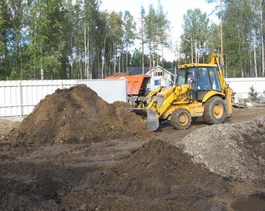 фото Планирование участка. Рытье траншей под воду, канализацию, газ.