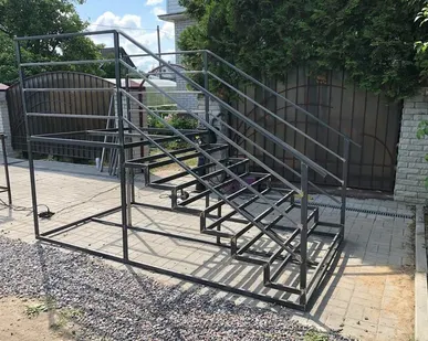 фото Крыльцо из металла