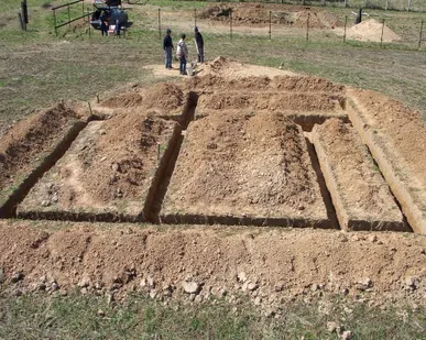 фото Копка траншей и котлованов