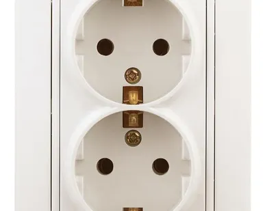 фото Розетка СП Plano 2х2P+E Schuko 1-205-02 16А-250В IP20 сл. кость Intro Б0027616
