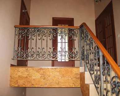фото Перила кованые для лестниц