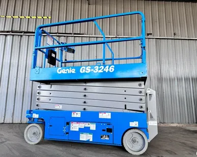 фото Ножничный подъемник Genie GS 3246