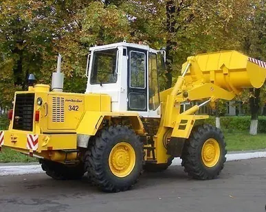 фото Аренда и услуги автопогрузчика 2.2 м3