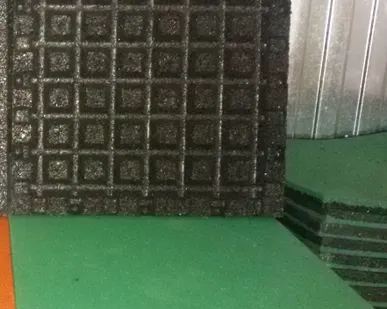 фото Плитка из резиновой крошки для укладки на сыпучую поверхность 500х500х40ммП