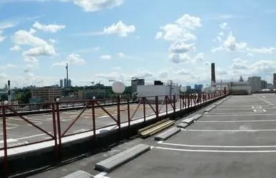 фото Монтаж кровли для паркинга