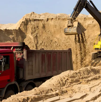 Фото №0 Песок строительный карьерный