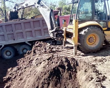 фото Вывоз грунта самосвалом