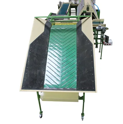 Фото №4 бункер приемный для овощей и картофеля с установкой для отбивки от земли КЛП-2