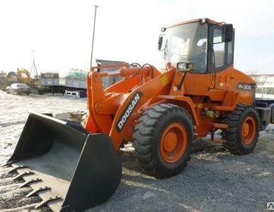 фото Погрузчик фронтальный Doosan DL305 ковш 1,7 куб.м. новый