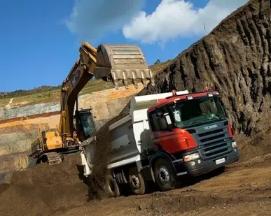 фото Рытье котлована