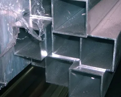 фото Труба алюминиевая квадратная 15х15х2 мм АД1Т1