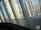 фото Подоконник из натурального камня эркерной формы для современных лоджий
