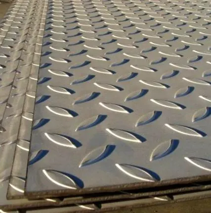 Фото №0 Лист рифлёный г/к 4 мм