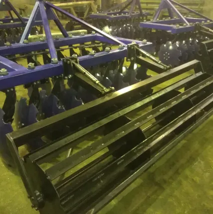 Фото №0 Борона дисковая БДН-2,4 с дисками на отдельных стойках с планчатым катком.