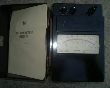 фото Мегаомметр М4100/3