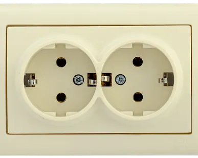 фото РС21-1-0-БК Розетка 2-ая с з/к 16А BOLERO кремовый IEK