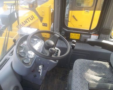фото Фронтальный погрузчик SHANTUI SL30W SHANTUI