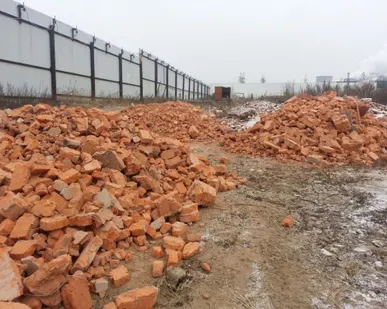 фото Битый кирпич на подсыпку