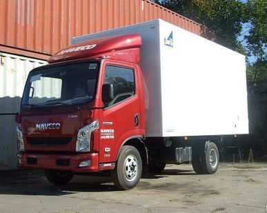 фото Naveco C300 сендвич фургон