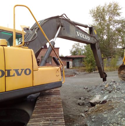 Фото №1 Гусеничный экскаватор Volvo EC210 2011 г.в.